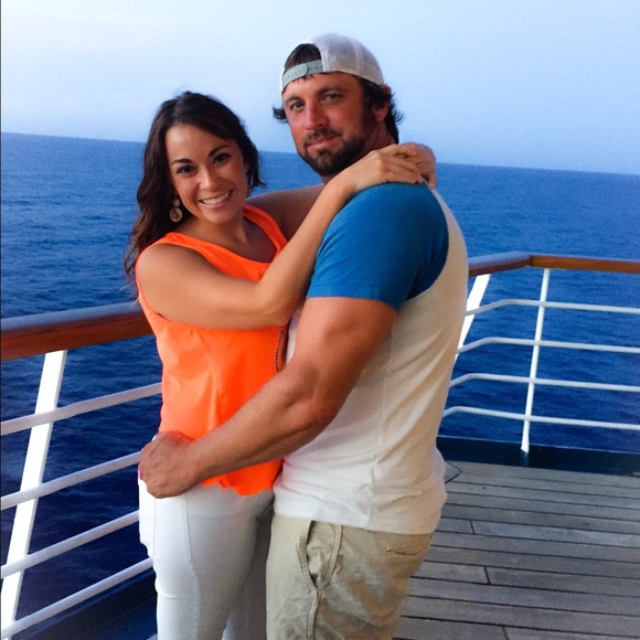 Profile Picture of Kelly Daugett (@kdigmon) on Poshmark