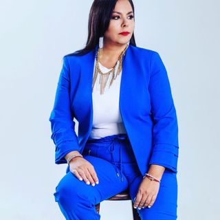 Profile Picture of Joann Castro (@josellshouses) on Instagram