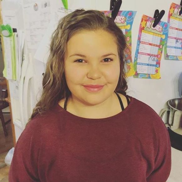 Profile Picture of Nikki Nickeson (@nikkinickeson) on Poshmark