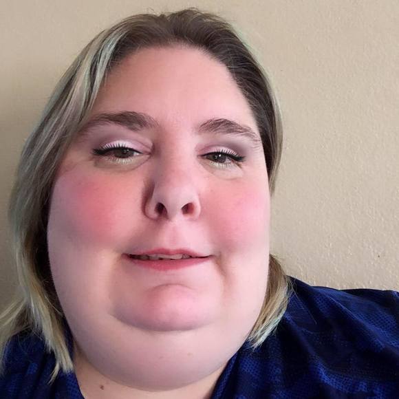 Profile Picture of Amanda Ormiston (@drangonfly79) on Poshmark