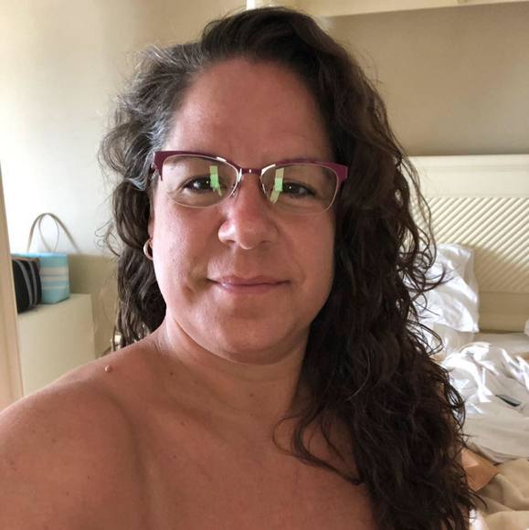 Profile Picture of Tara Mackintosh (@tmackintosh) on Poshmark