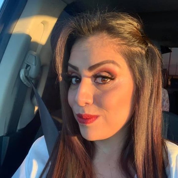 Profile Picture of Myrna Garcia (@mrnagrcia28) on Poshmark