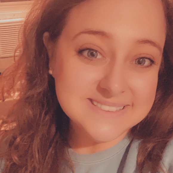 Profile Picture of Kasey Cardelli (@kncardelli) on Poshmark