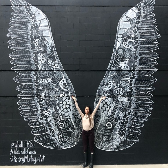 Profile Picture of Emma Irbe (@emmairbe) on Poshmark