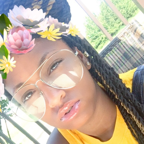 Profile Picture of Timara Steadman (@marabroo) on Poshmark