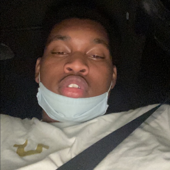 Profile Picture of Daniel Ballenger (@dball0770) on Poshmark