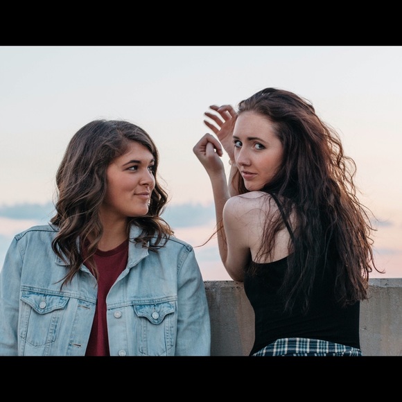 Profile Picture of Bobbi Malmgren (@bobbijm) on Poshmark