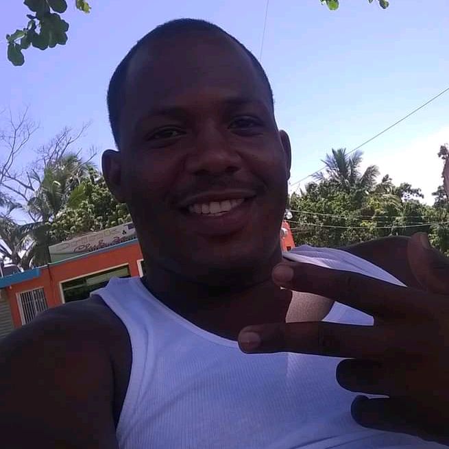 Profile Picture of peterlois1 (@peterlois1) on Tiktok