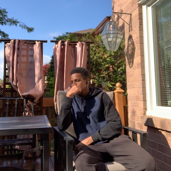 Profile Picture of Marques Henry (@marquezzzimo) on Poshmark