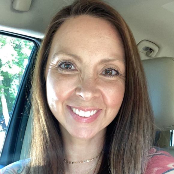 Profile Picture of Amanda Estrada (@mandyn8) on Poshmark