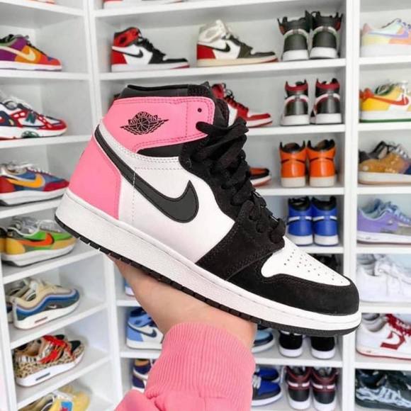 Profile Picture of Amaris Moore (@amarismoore) on Poshmark