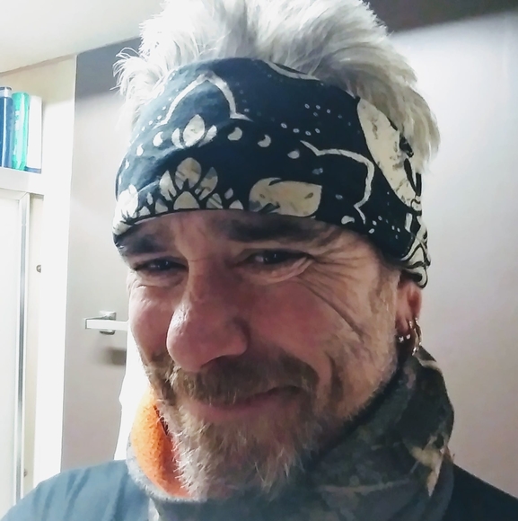 Profile Picture of Dan Hamrin (@danhamrin) on Poshmark