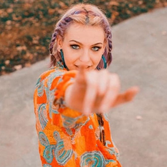 Profile Picture of Annabelle Frese (@annabellefrese) on Poshmark