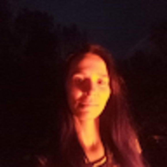 Profile Picture of Bobbie Rifanburg (@bobbierifanburg) on Poshmark