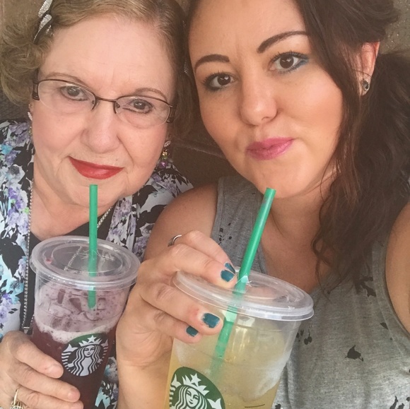 Profile Picture of Isabel Jenness (@isabelolmosj50) on Poshmark