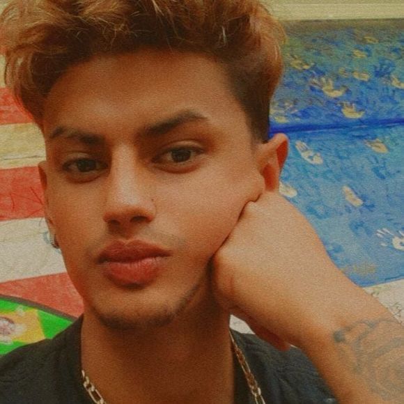 Profile Picture of Daniel Sarmiento (@d_sarmiento) on Poshmark