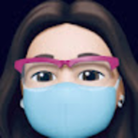 Profile Picture of Sky Lee (@skylee099) on Poshmark