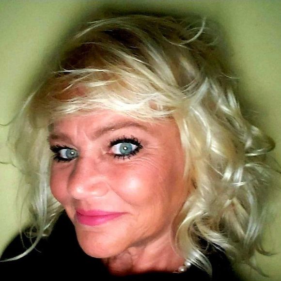 Profile Picture of Corey Ambrose (@growgirls2030) on Poshmark