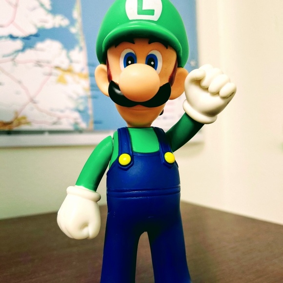 Profile Picture of James Albanesr (@jamesalbanese) on Poshmark