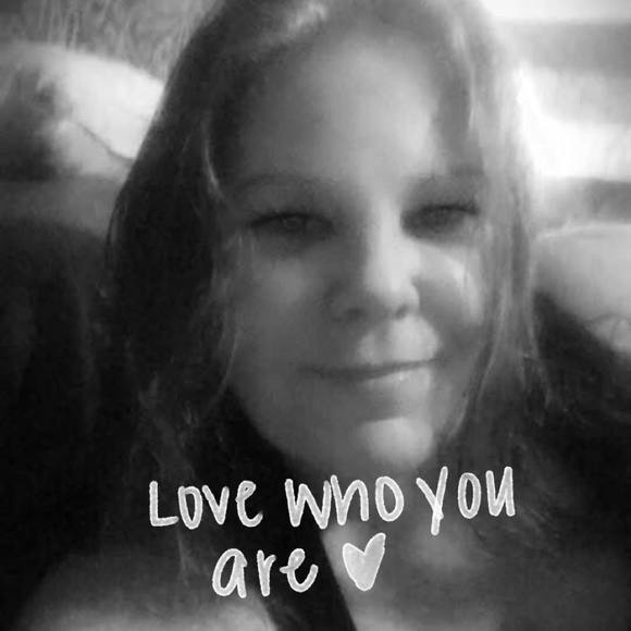 Profile Picture of Christy Battaile (@christybattaile) on Poshmark