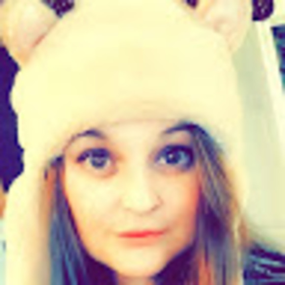 Profile Picture of Ann Nekola (@amnekola84) on Poshmark