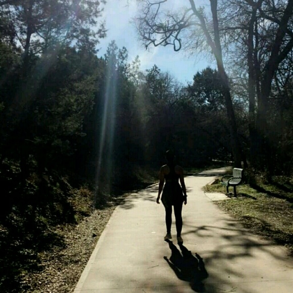 Profile Picture of Niaya Gadison (@ngadison) on Poshmark