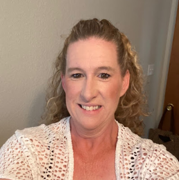 Profile Picture of Heather Womble (@heatherdwomble) on Poshmark