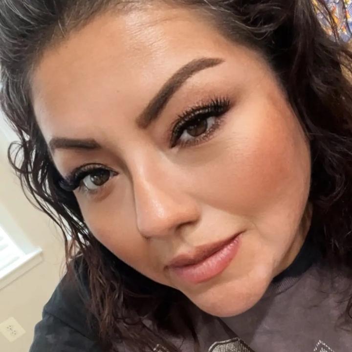 Profile Picture of Anna Houlette (@@annahoulette) on Tiktok