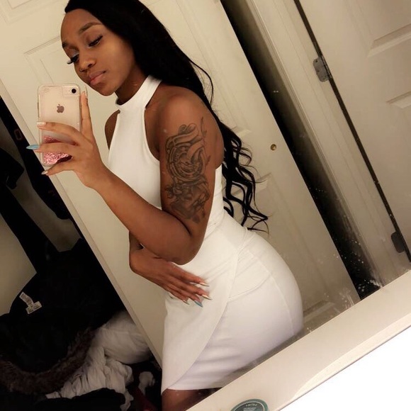 Profile Picture of Deja White (@selfmade_symone) on Poshmark