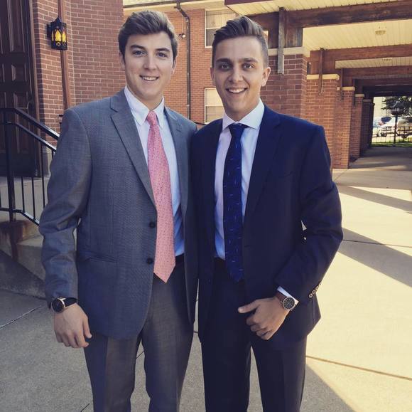 Profile Picture of Bobby Swain (@lilswain18) on Poshmark