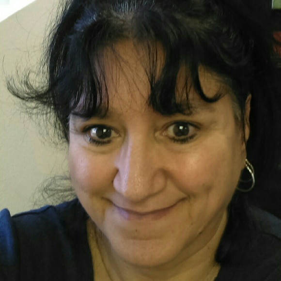 Profile Picture of Rosa Murrieta (@rosa721) on Poshmark