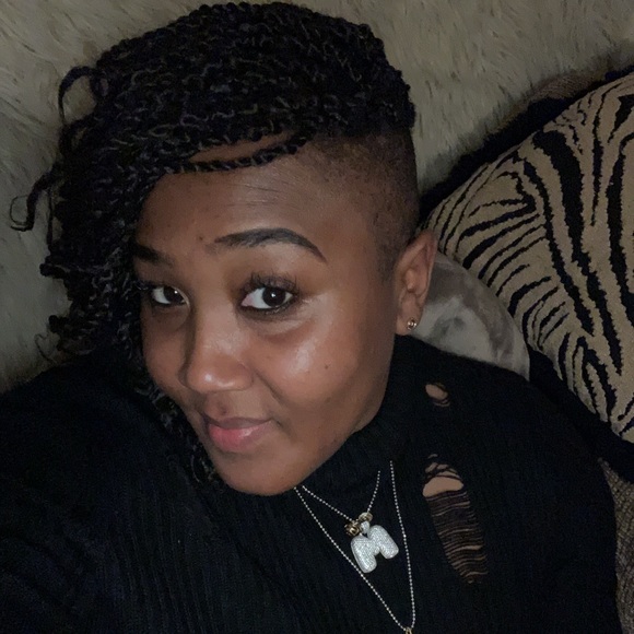 Profile Picture of Maya Lucas (@bylucas) on Poshmark