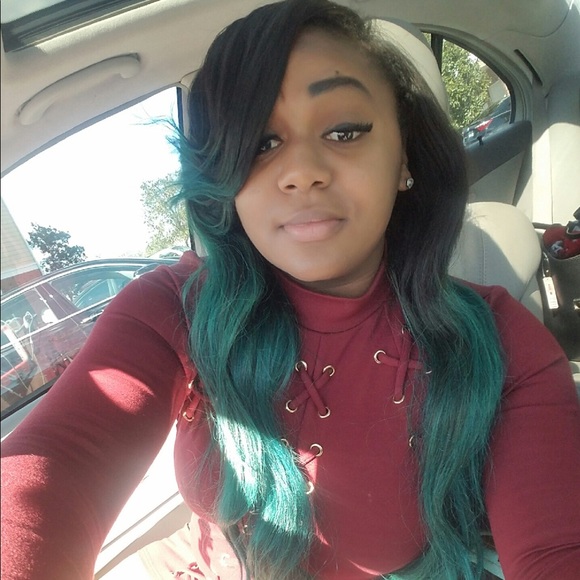 Profile Picture of Tashara Devaughn (@sharid93) on Poshmark