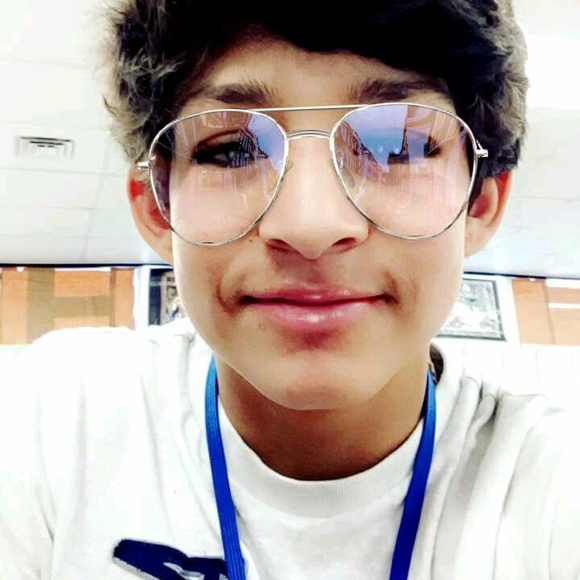 Profile Picture of Tomas Gonzales (@tomasgonzo80) on Poshmark