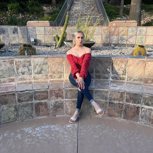 Profile Picture of Josie Monroy (@josiemonroy130) on Poshmark