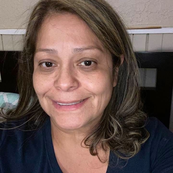 Profile Picture of Julia Rojas (@juliarojas984) on Poshmark