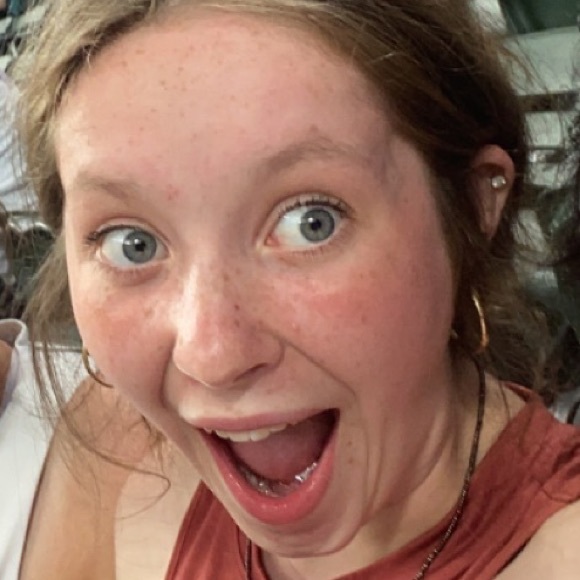 Profile Picture of Dannaika Koehler (@dannaikakoehler) on Poshmark