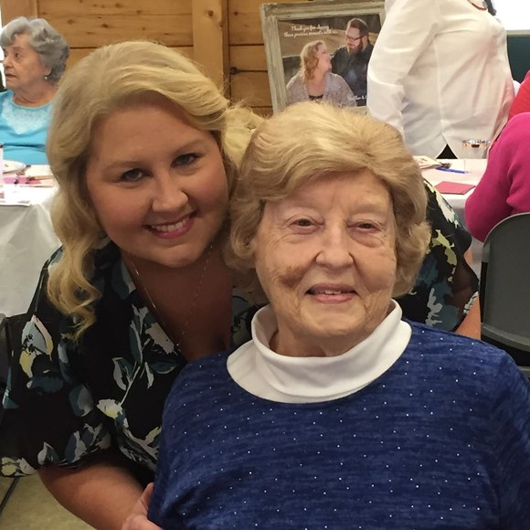 Profile Picture of Heather Sadowski (@hoolio_55) on Poshmark