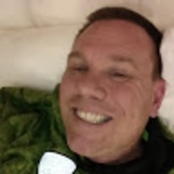 Profile Picture of Jeffrey Rudesyle (@jeffreyrudesyle) on Poshmark