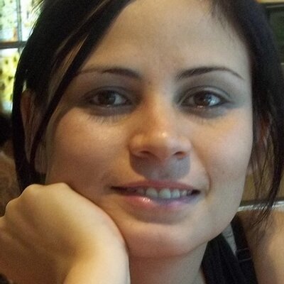 Profile Picture of Julia Gisel Esquibel (@juliesq87) on Twitter