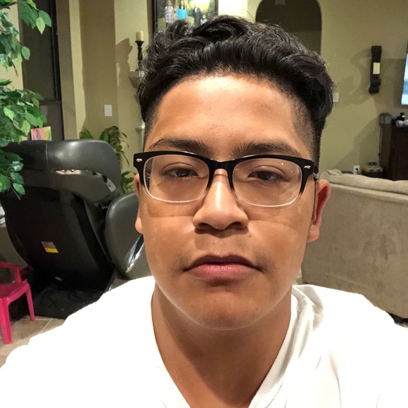 Profile Picture of Mario Padron (@mario_padron) on Poshmark