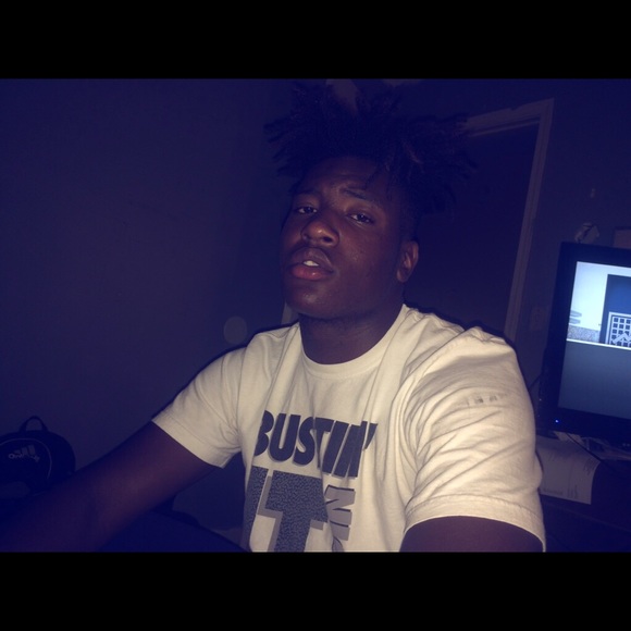 Jamal Long - Poshmark Profile Picture of Jamal Long (@jamallong2) on Poshmark