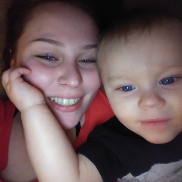 Profile Picture of Chloe Mckenna (@chloe_mckenna) on Poshmark