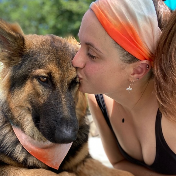 Profile Picture of Jaclyn Goodrich (@jaclynbgoodrich) on Poshmark