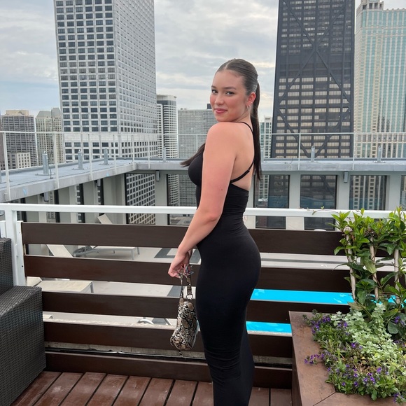 Profile Picture of Alena Nordhues (@alenanordhues3) on Poshmark