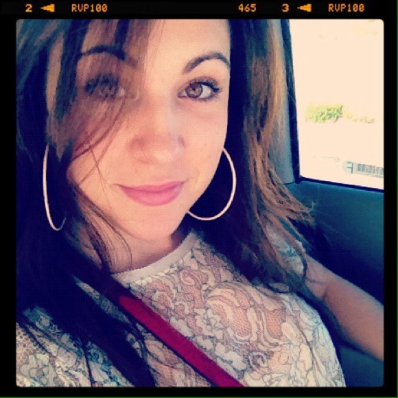 Profile Picture of Emily Bruza (@ebruza) on Poshmark