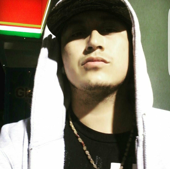 Profile Picture of Andrew Velasquez (@drew420down) on Poshmark