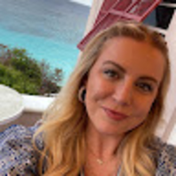 Profile Picture of Alessondra Hopman (@alessondrahopma) on Poshmark
