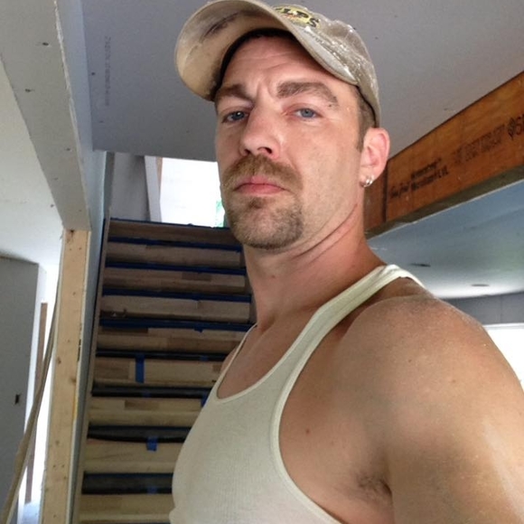 Profile Picture of Daniel Crandall (@dcrandall88) on Poshmark