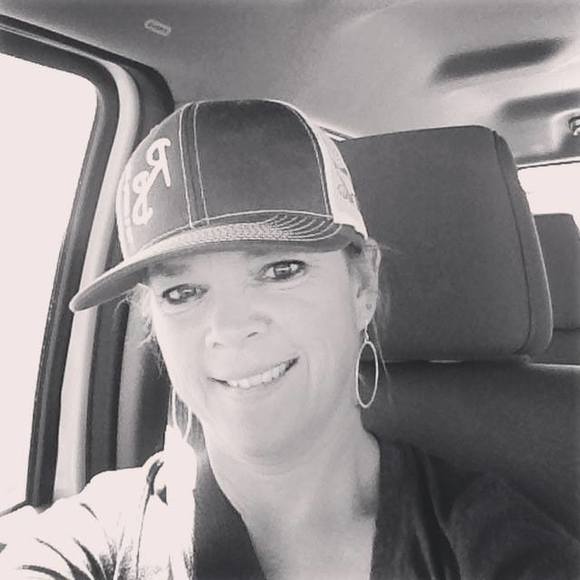 Profile Picture of Amy Hershey (@ajhershey) on Poshmark